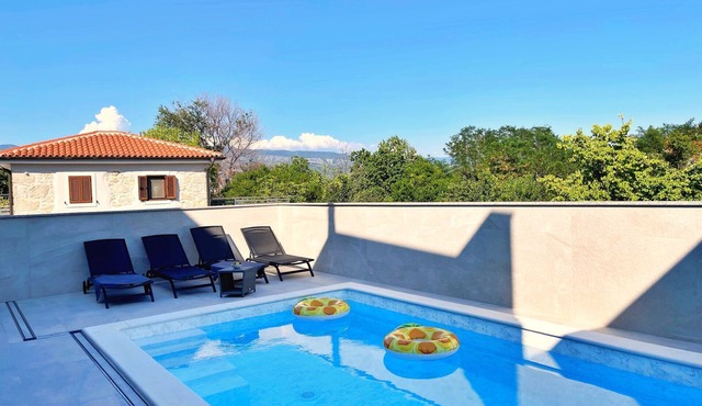Luxury Apartment Bonum - modern, luxury, private swimming pool, terrace, air conditioning, private parking, washing machine