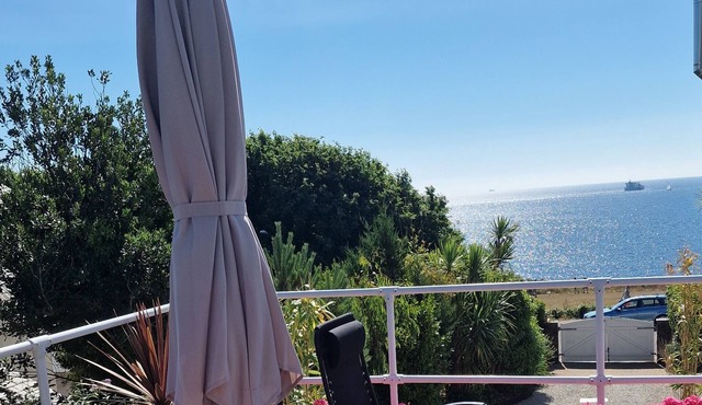 Luxury Apartment/Coast Road/Seaview Terrace/Parking/EV Point