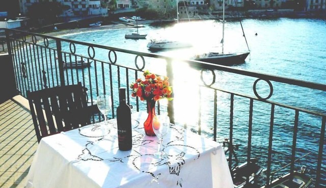 Luxury Apartment, Directly on the sea, Fishing village,Organic food,Sandy beach