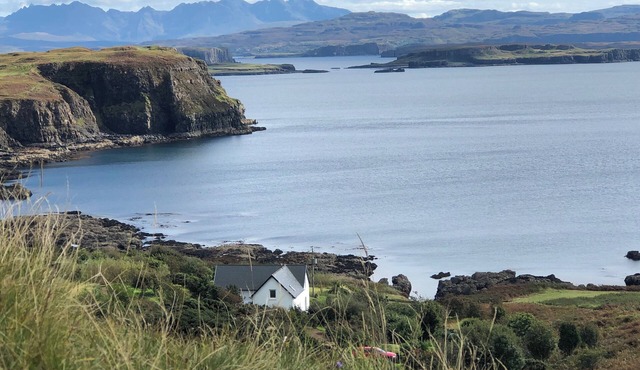 Luxury Apartment in absolutely stunning seafront location, Isle of Skye.