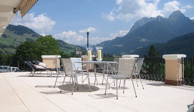 Luxury apartment in Chateau d’Oex with use of pool and large exclusive terrace