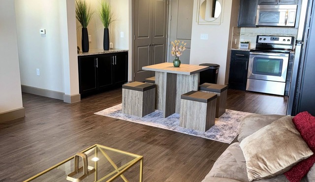 Luxury Apartment In Dallas w/Extensive Amenities.