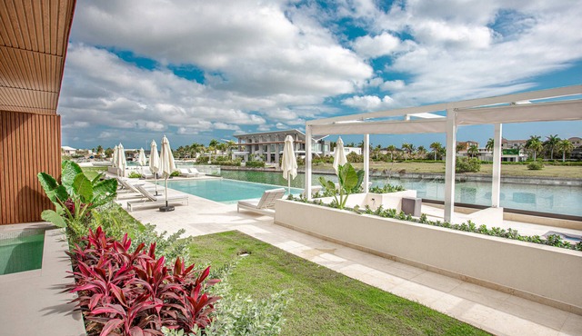 Luxury apartment in front of the Cap Cana Marina with picuzzi