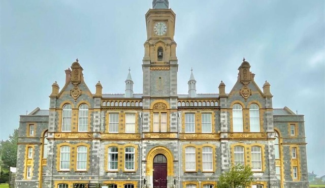 Luxury Apartment in Grade II listed building