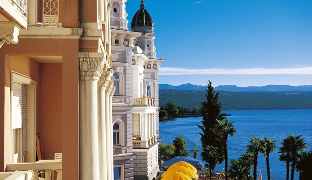Luxury Apartment in Opatija for 8 People With Pool and Silk Bedding