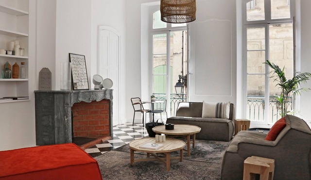 Luxury apartment in private mansion