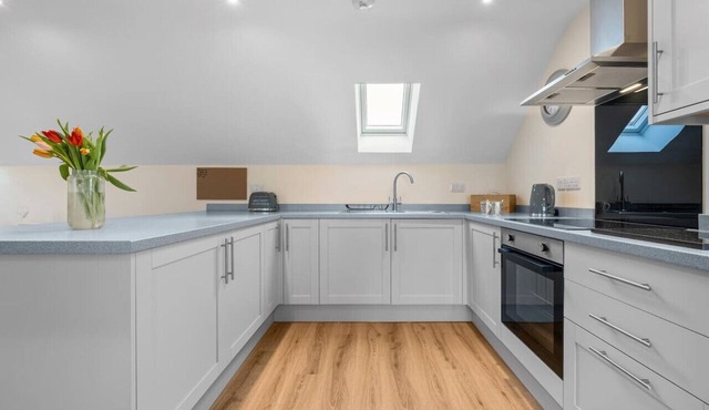 Luxury Apartment in Stockton, sleeps 4, Free WIFI