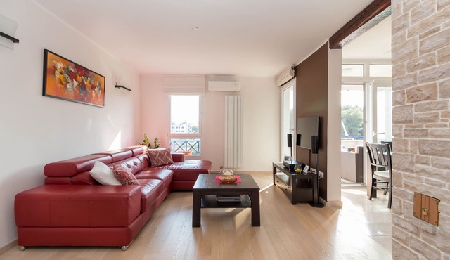 Luxury apartment is perfectly located for families and young people near beachs!
