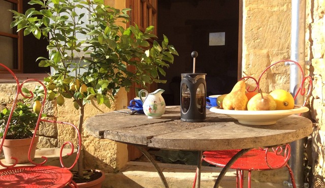 Luxury Apartment 'Just For Two' In Authentic Hilltop French Village near Domme