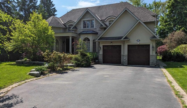 Luxury Apartment Living in an Elite Neighborhood