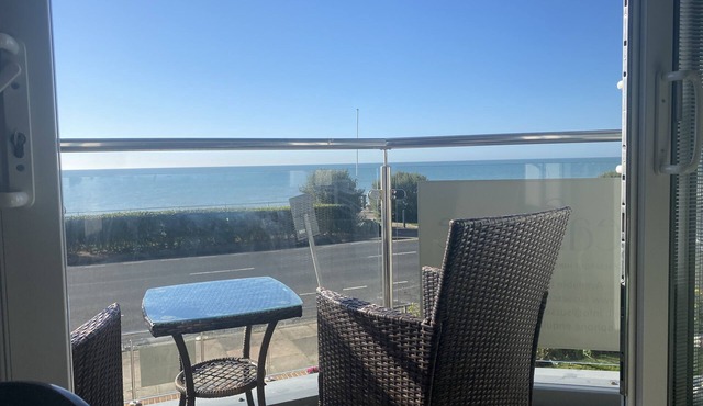 Luxury apartment located adjacent to Bexhill Seafront Promanade
