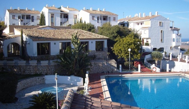 'Luxury Apartment- Magnificent View' with Mountain & Sea View, Shared Pool & Balcony