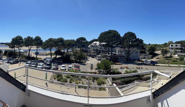 Luxury apartment overlooking the beach and ocean