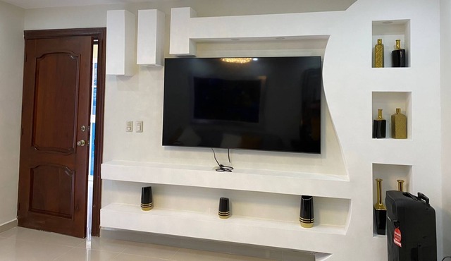 Luxury Apartment Private Parking WIFI Netflix And Disney+