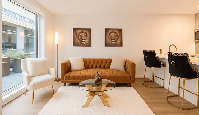 Luxury Apartment Steps from DOCO + Golden 1 + Private Patio Entry + DEN