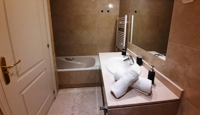 LUXURY APARTMENT WITH SAUNA AND GYM