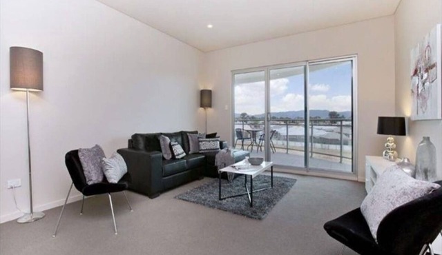 Luxury Apartment with Pool & Gym in Top Location