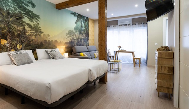 Luxury Apartment with Street View