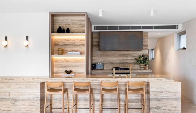 Luxury Apartment with Bronte Beach Views