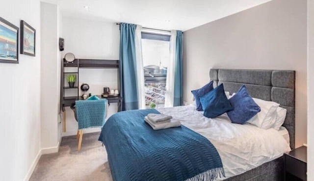 Luxury Apartment with a Great River View