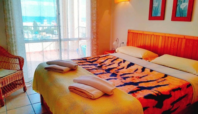 Luxury Apartments-with sea view terrace, in the center and close to the beach.
