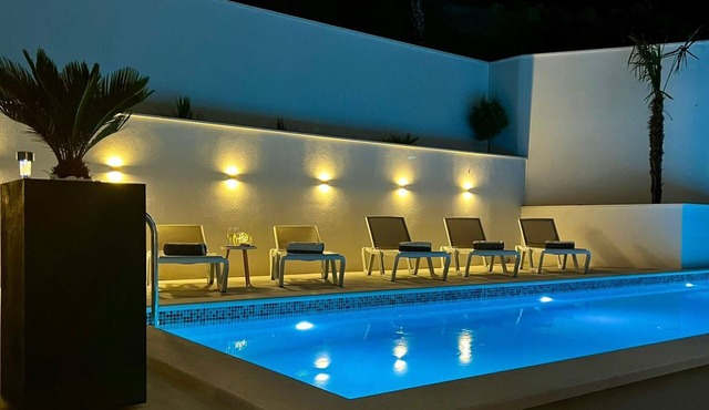 Luxury App. RUBIN in Makarska with dream view, pool, balcony, elevator, parking, WLAN