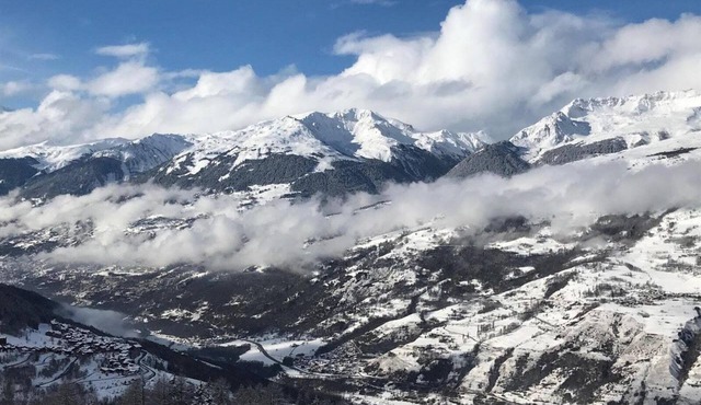 Luxury appartment Duplex (9p) 4 bedrooms and 2 bathrooms. In the centre of Vallandry.