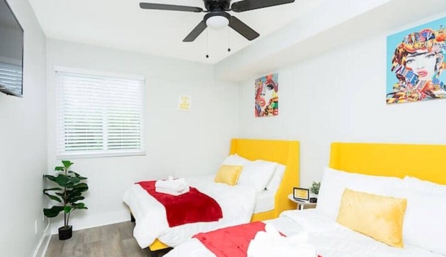 💎Luxury Apt, 🚗 10 mins to APSU, 🛌Slps 8, 🌊Pool &⚡️WIFI