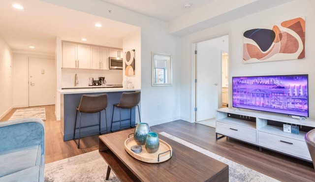 Luxury Apt Near Kendall Square with Courtyard