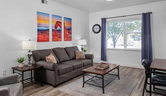 Luxury Apt Next to UVU