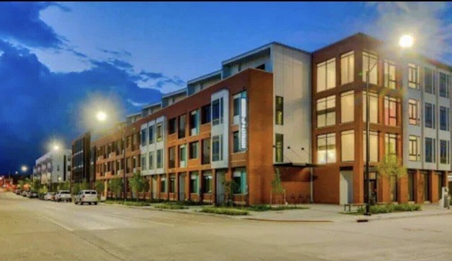 Luxury apt w/ secure entrance / 5 mins from downtown !