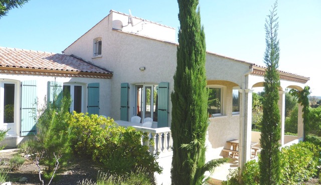 Luxury architect villa with superb views on the landscape and lots of privacy