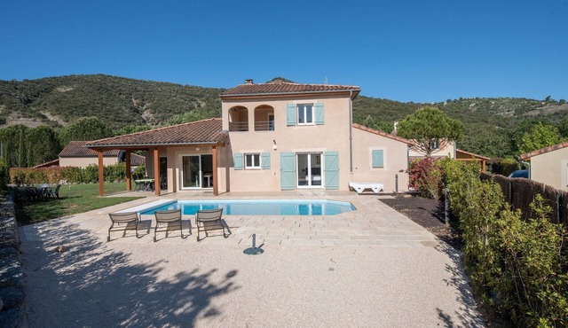 Luxury Ardeche Villa | Villa Des Montagnes | 4 Bedrooms | Private Pool