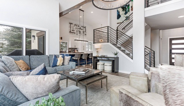 Luxury Arrowhead Home with A/C - Private Hot Tub, Game Room, Beautifully Remodeled