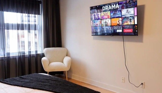 Luxury Artist Condo In Pointe-Sainte-Charlesnn