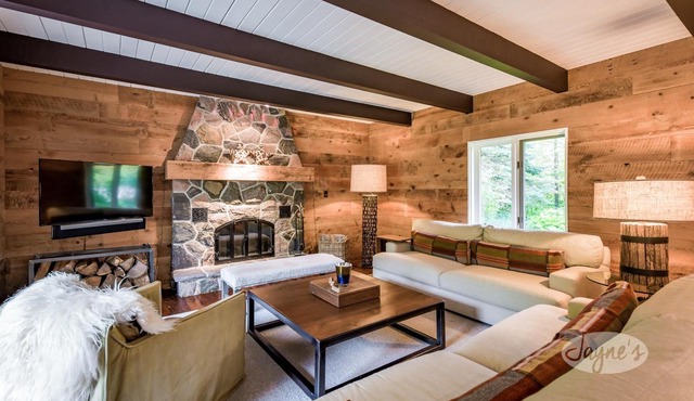 Luxury at the bottom of Osler Bluff Ski Club!