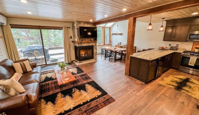 Luxury Attitash Mountainside Home, Rivers + Mtns!