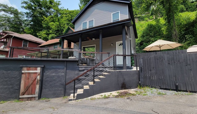 Luxury ATV lodging with beautiful view, sleeps 11.