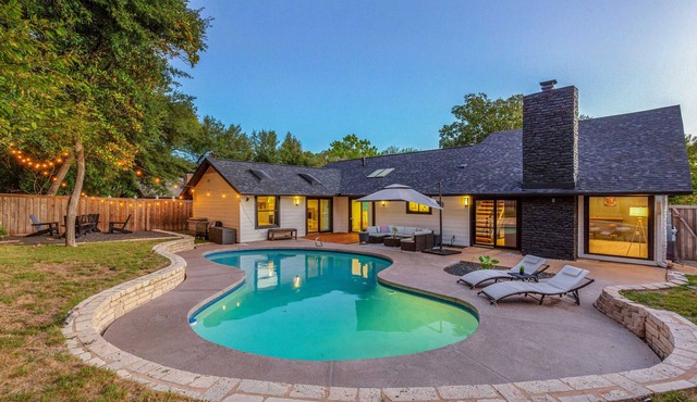 Luxury Austin Home w/ Game Room & Fire Pit!