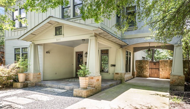Luxury Austin Retreat for Families & Groups, Pool + Spa, Sleeps 15