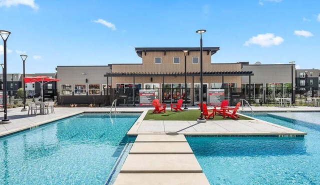 Luxury Austin Stay Near St. David’s with Pool+ Gym