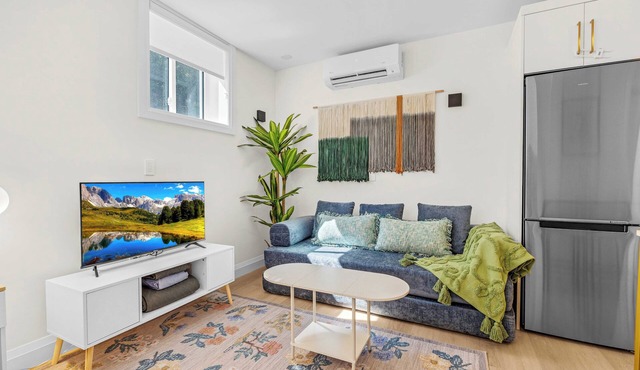 Luxury Bachelor Guesthouse - New Built - Wifi