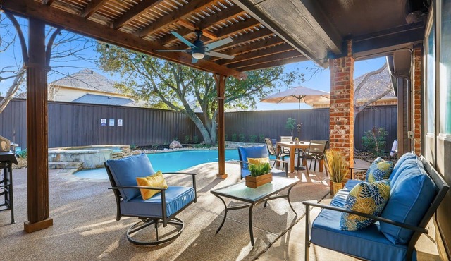 Luxury Backyard Pool & Patio Oasis (4-BD/2.5-BA)