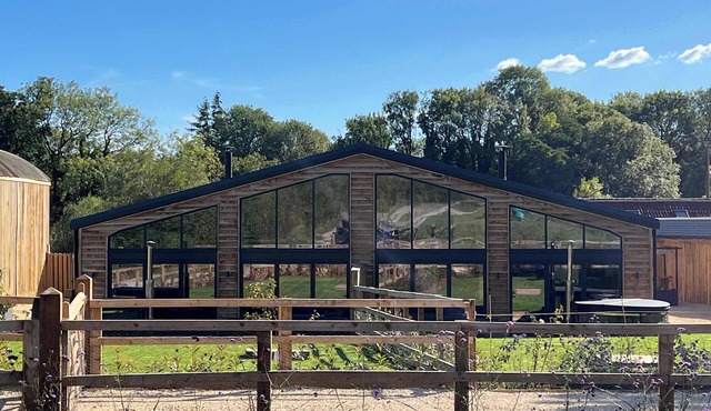 Luxury Barn Complex -Hot Tub- Orchardleigh, Frome