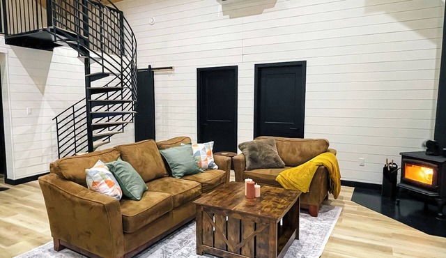 Luxury Barn Retreat w/Sauna + Gym | Wood Islands PEI | Near Ferry/Trail