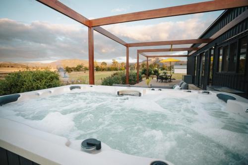 Luxury Barn - The Charles at Broke Hunter Valley