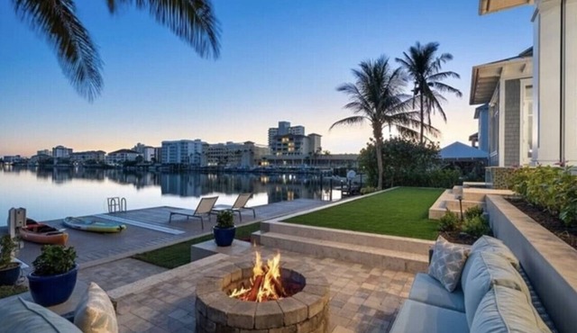 Luxury Bayfront Retreat – 2 Min Walk to Private Vanderbilt Beach Access