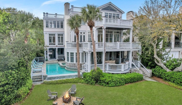 Luxury Beachfront Home with Guesthouse, Heated Pool & Spa, Putting Green, East Beach Oasis!