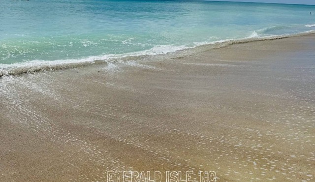Luxury Beach Condo 5 Min Walk to Beach Shops