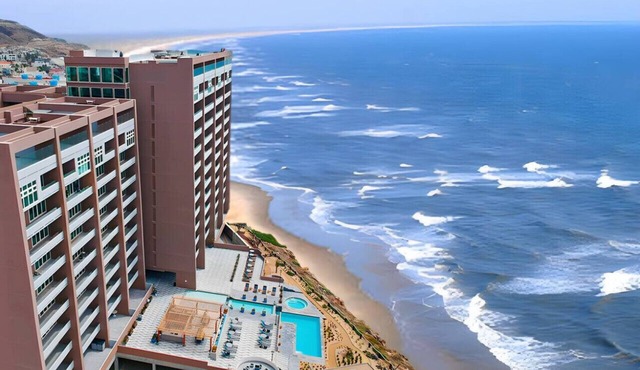 Luxury Beach Condo with Pool